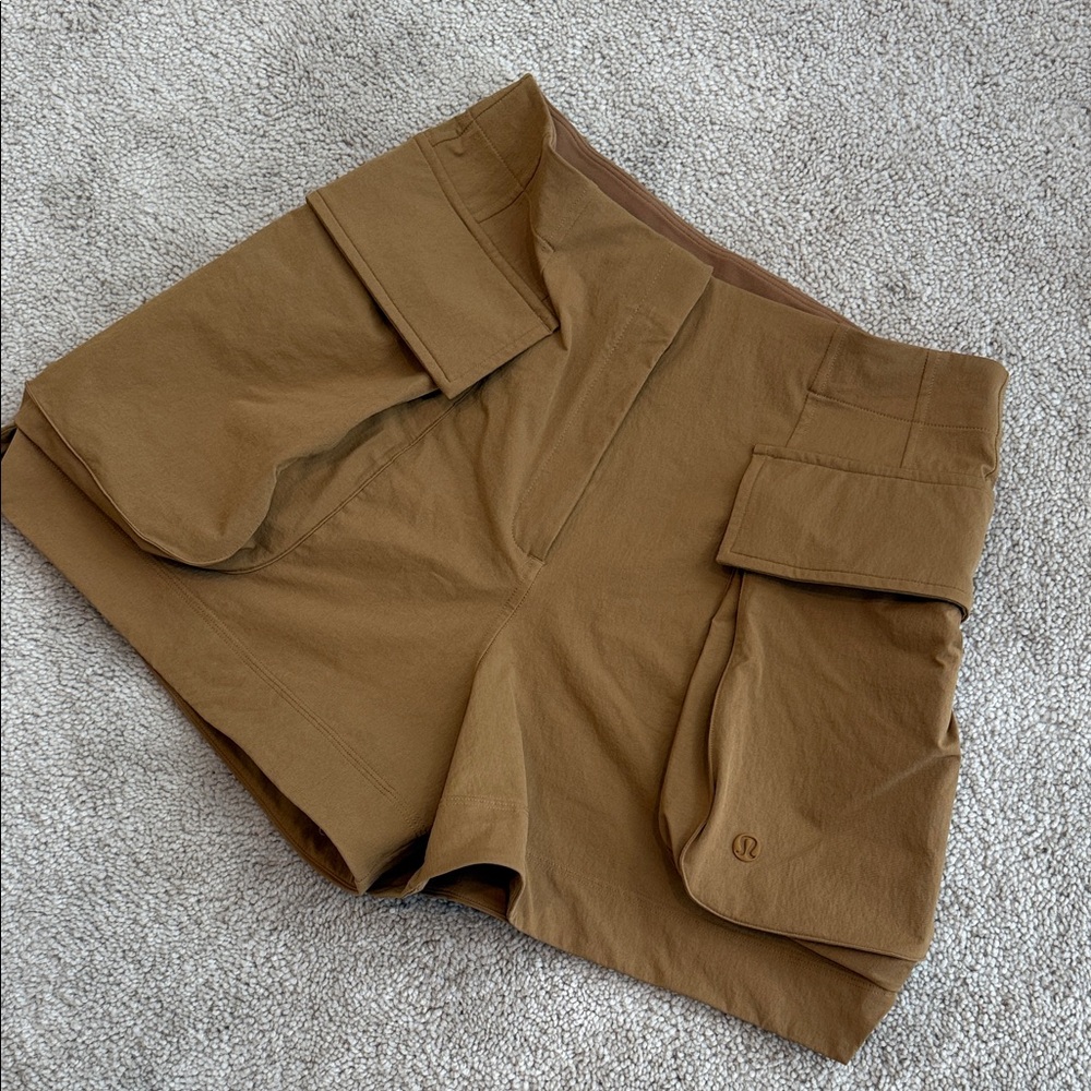 Lululemon cargo shorts 4”